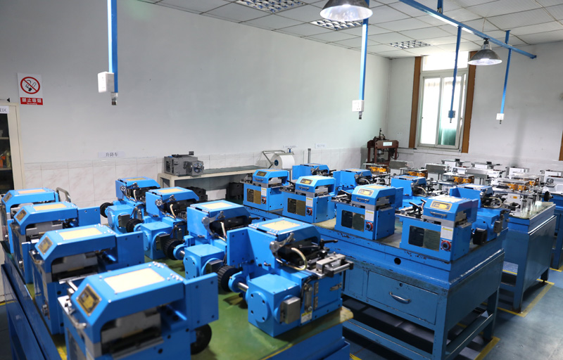 伺服送料機 伺服送料機