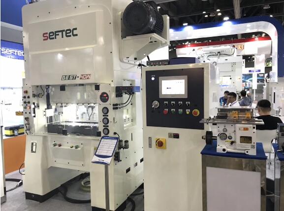 送料機的旋轉和送料模塊應該怎么使用？